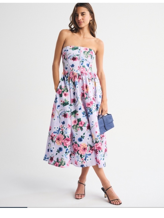 Abercrombie & Fitch Dresses & Skirts - Abercrombie & Fitch bra free dipped waist midi dress lavender